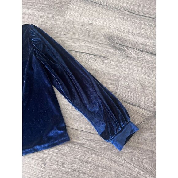 Tucker Tate Velvet long sleeve size M(8-10) - Picture 2 of 6
